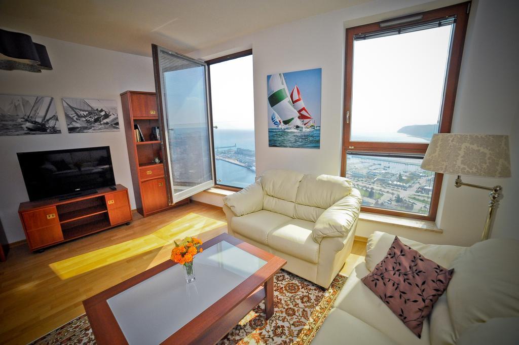 Luxury Rockefeller - Sea Towers Apartment